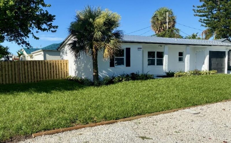 2324 NE Pine Ridge Street, Jensen Beach, FL 34957 Photo