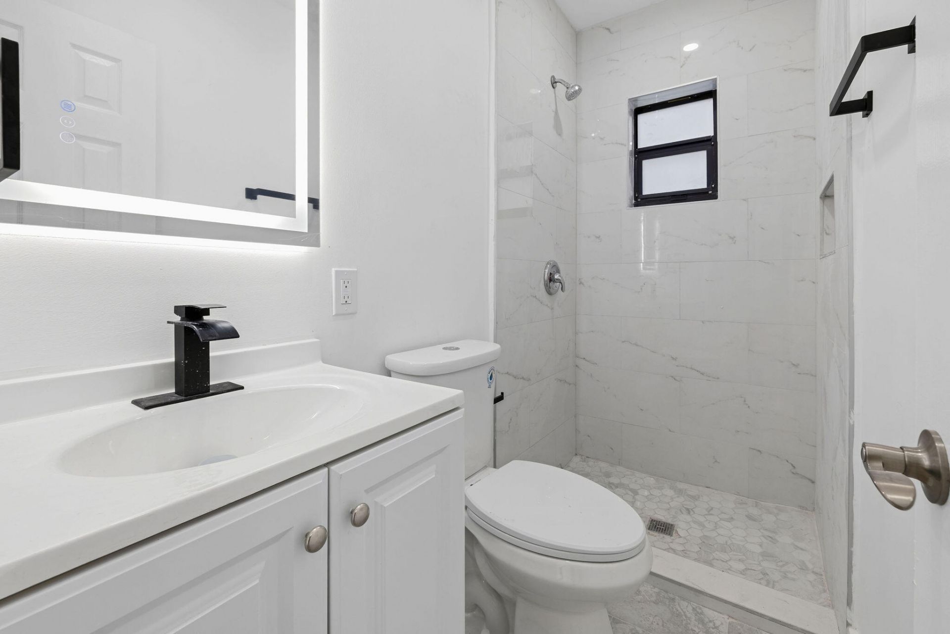 9001 NW 32nd Ct Road, Miami, FL 33147 Photo
