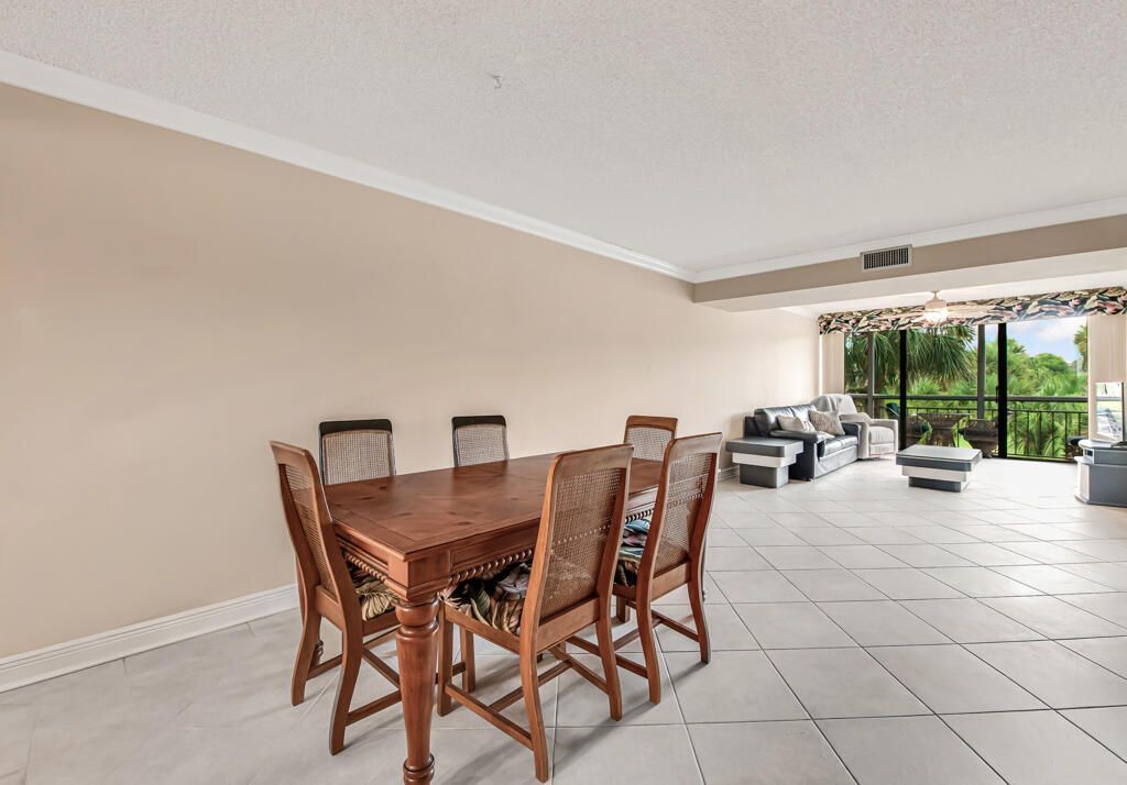 6169 Balboa Circle, Unit 302, Boca Raton, FL 33433 Photo