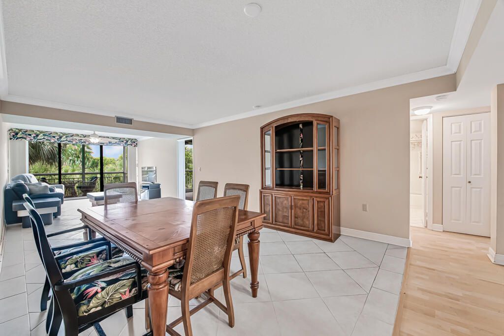 6169 Balboa Circle, Unit 302, Boca Raton, FL 33433 Photo