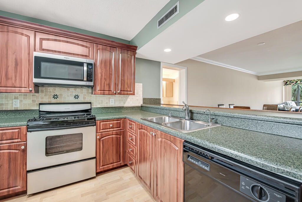 6169 Balboa Circle, Unit 302, Boca Raton, FL 33433 Photo
