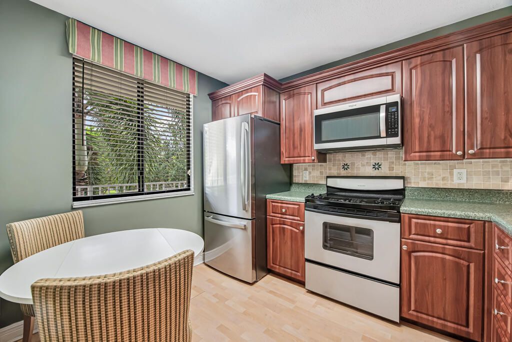 6169 Balboa Circle, Unit 302, Boca Raton, FL 33433 Photo