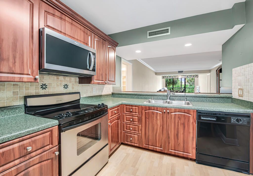 6169 Balboa Circle, Unit 302, Boca Raton, FL 33433 Photo