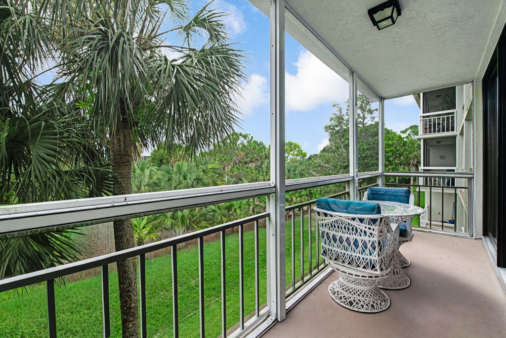 6169 Balboa Circle, Unit 302, Boca Raton, FL 33433 Photo