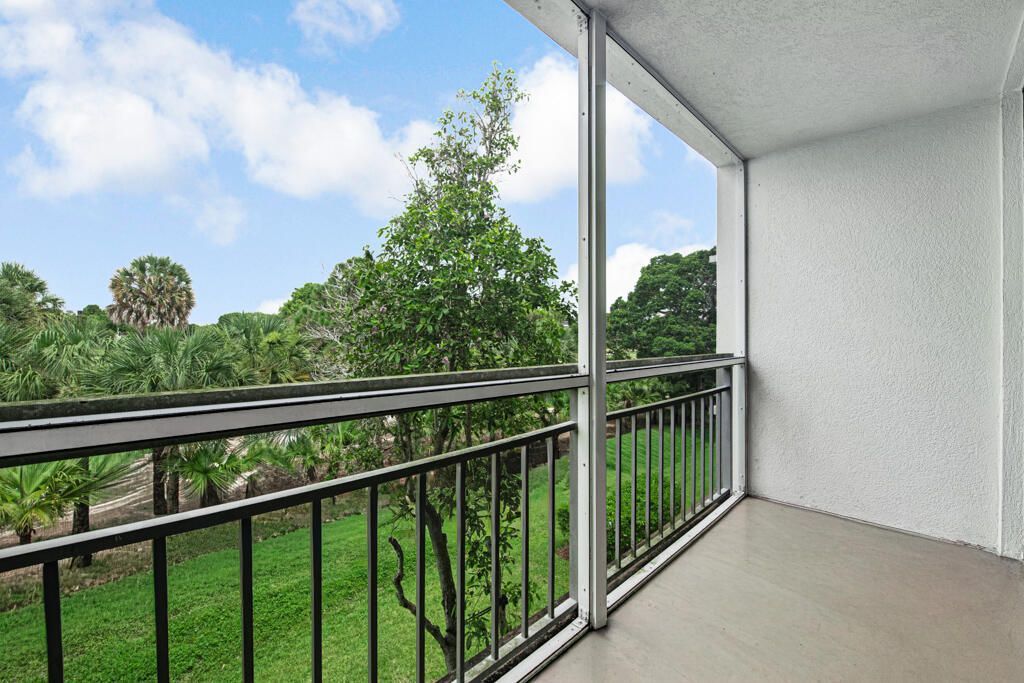 6169 Balboa Circle, Unit 302, Boca Raton, FL 33433 Photo