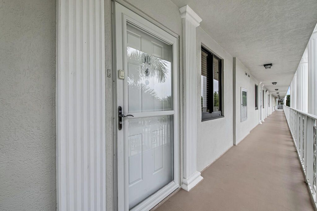 6169 Balboa Circle, Unit 302, Boca Raton, FL 33433 Photo