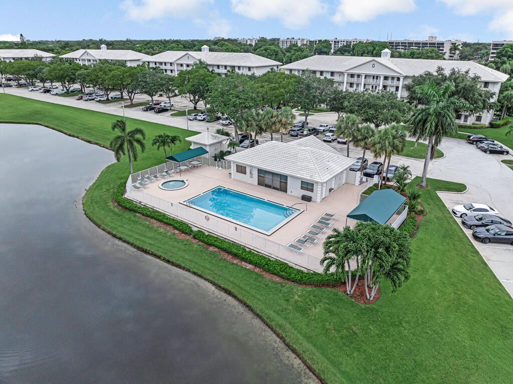 6169 Balboa Circle, Unit 302, Boca Raton, FL 33433 Photo