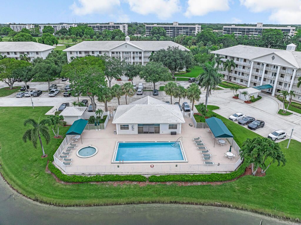 6169 Balboa Circle, Unit 302, Boca Raton, FL 33433 Photo