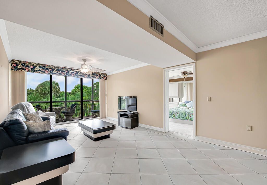 6169 Balboa Circle, Unit 302, Boca Raton, FL 33433 Photo