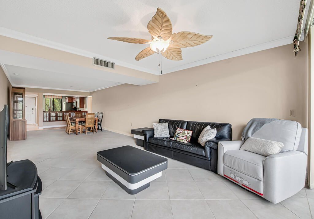 6169 Balboa Circle, Unit 302, Boca Raton, FL 33433 Photo