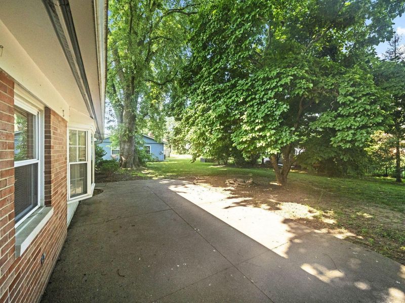 665 Garden Parkway , Circleville, OH 43113 Photo 30