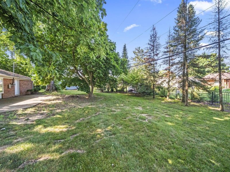 665 Garden Parkway , Circleville, OH 43113 Photo 35