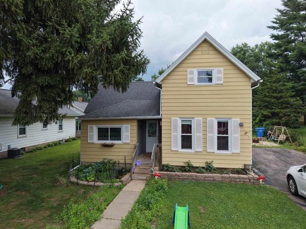 611 9th Street, Baraboo, WI 53913