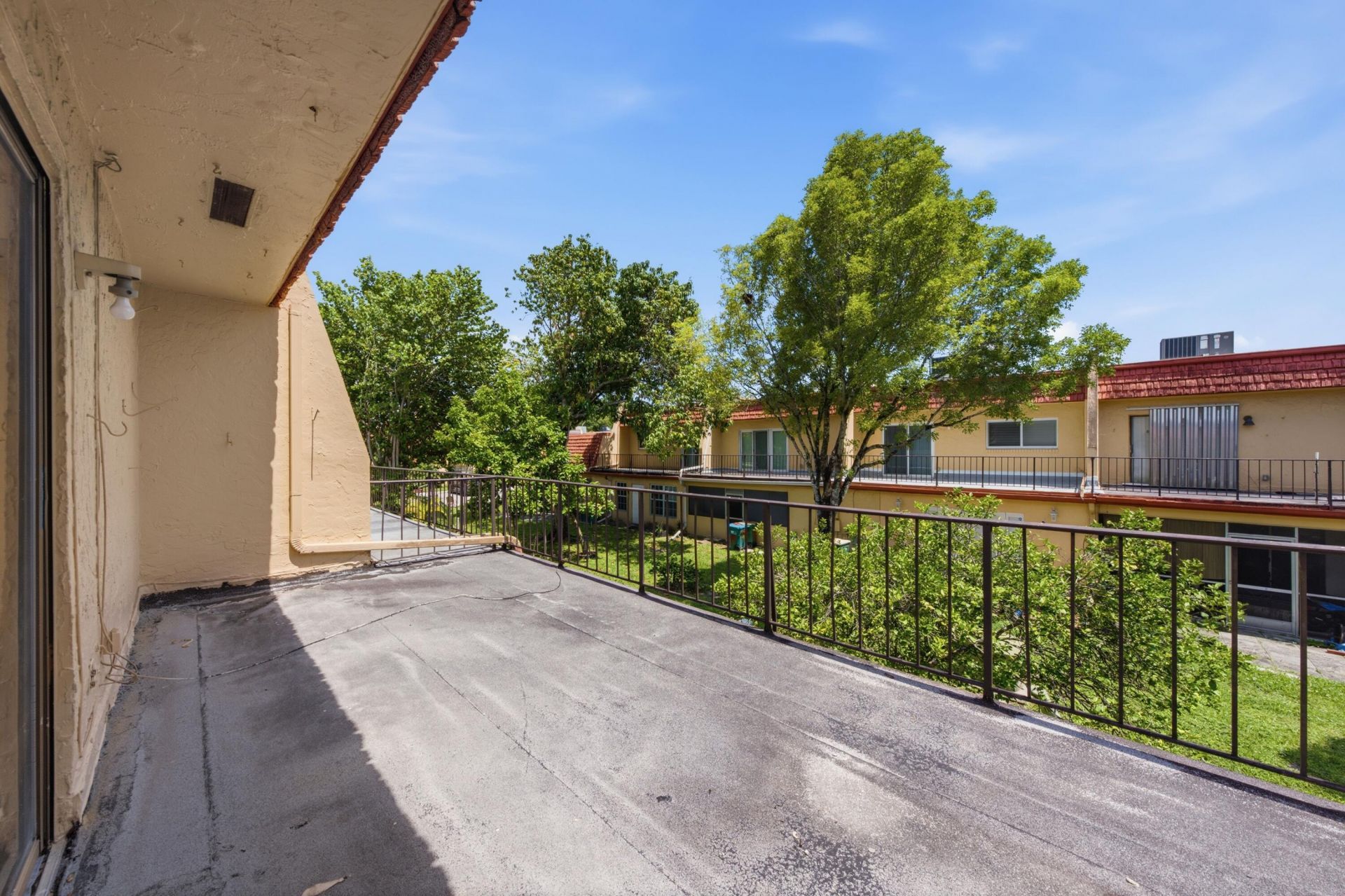 52 Canterbury Lane, Tamarac, FL 33319 Photo