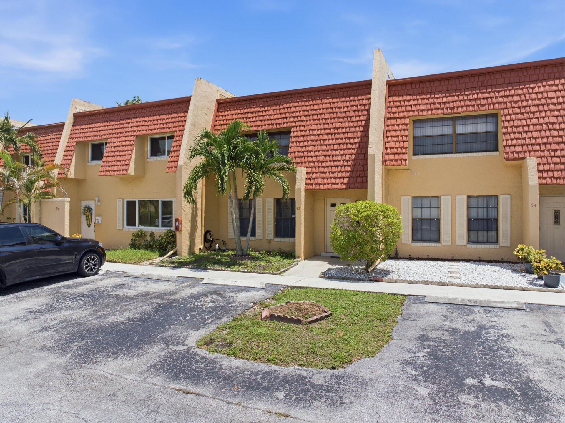 52 Canterbury Lane, Tamarac, FL 33319 Photo