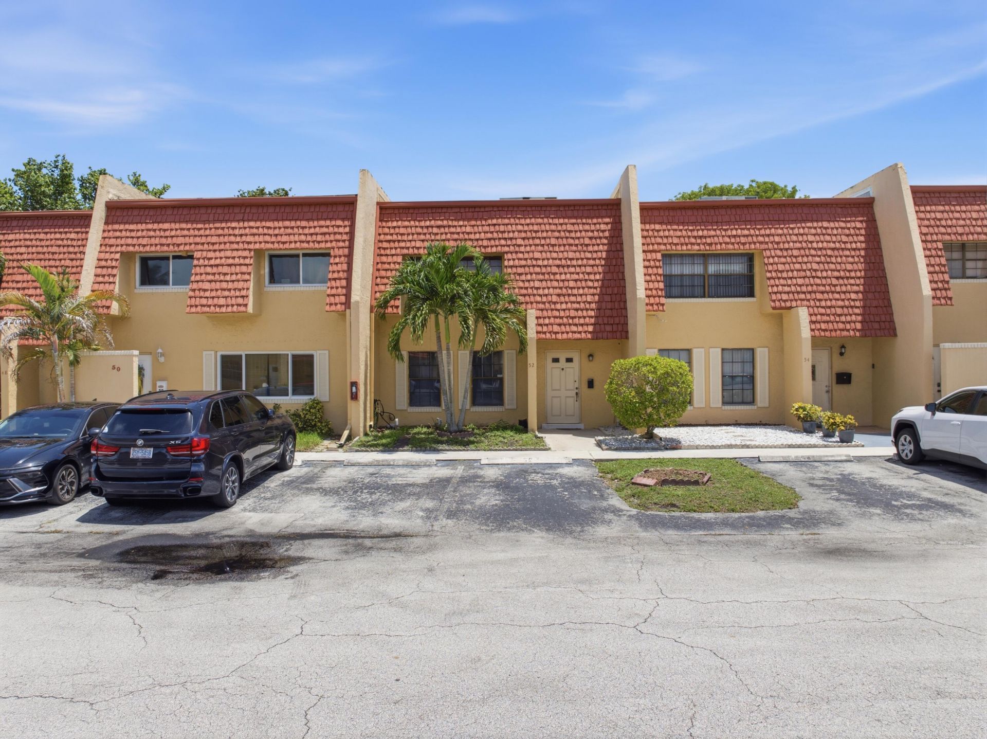 52 Canterbury Lane, Tamarac, FL 33319 Photo