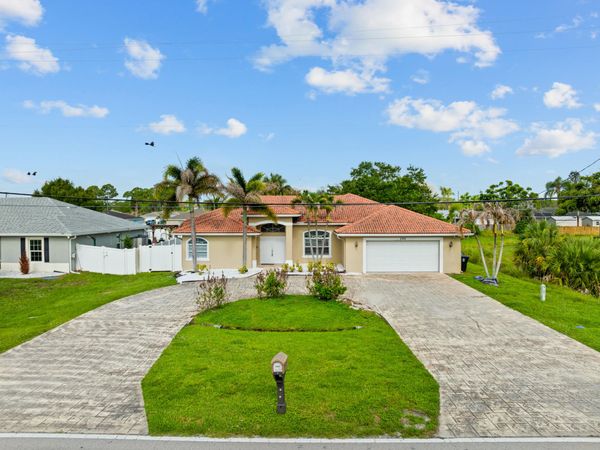 286 NW Bayshore Boulevard, Port St. Lucie, FL 34983