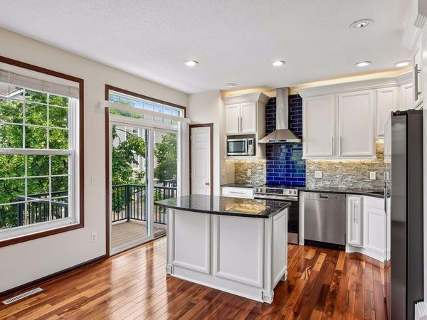 1528 Savanna Drive, Shakopee, MN 55379