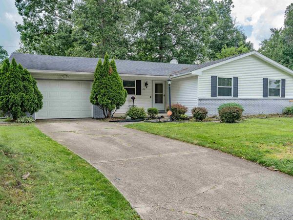 6332 holgate Drive, Fort Wayne, IN 46816