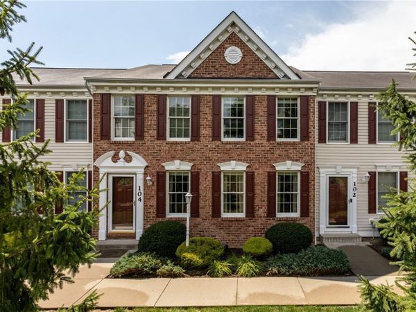 104 Castle View Dr, Mckees Rocks, PA 15136