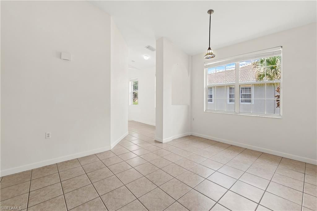 3059 Horizon Ln, Unit 1602, Naples, FL 34109 Photo