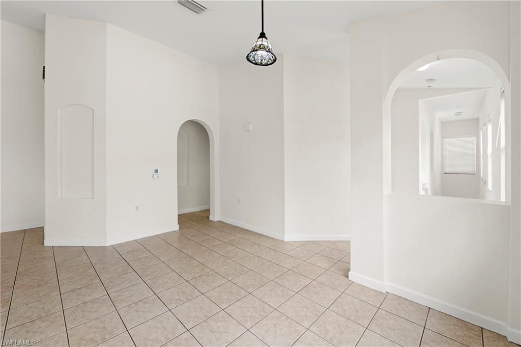 3059 Horizon Ln, Unit 1602, Naples, FL 34109 Photo