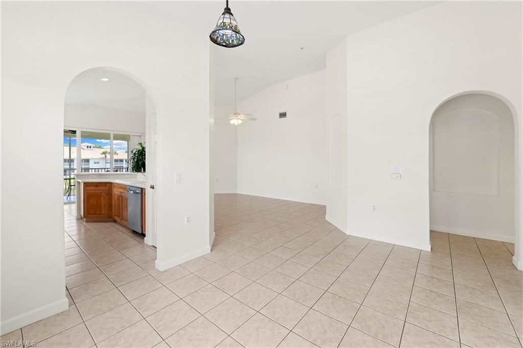 3059 Horizon Ln, Unit 1602, Naples, FL 34109 Photo