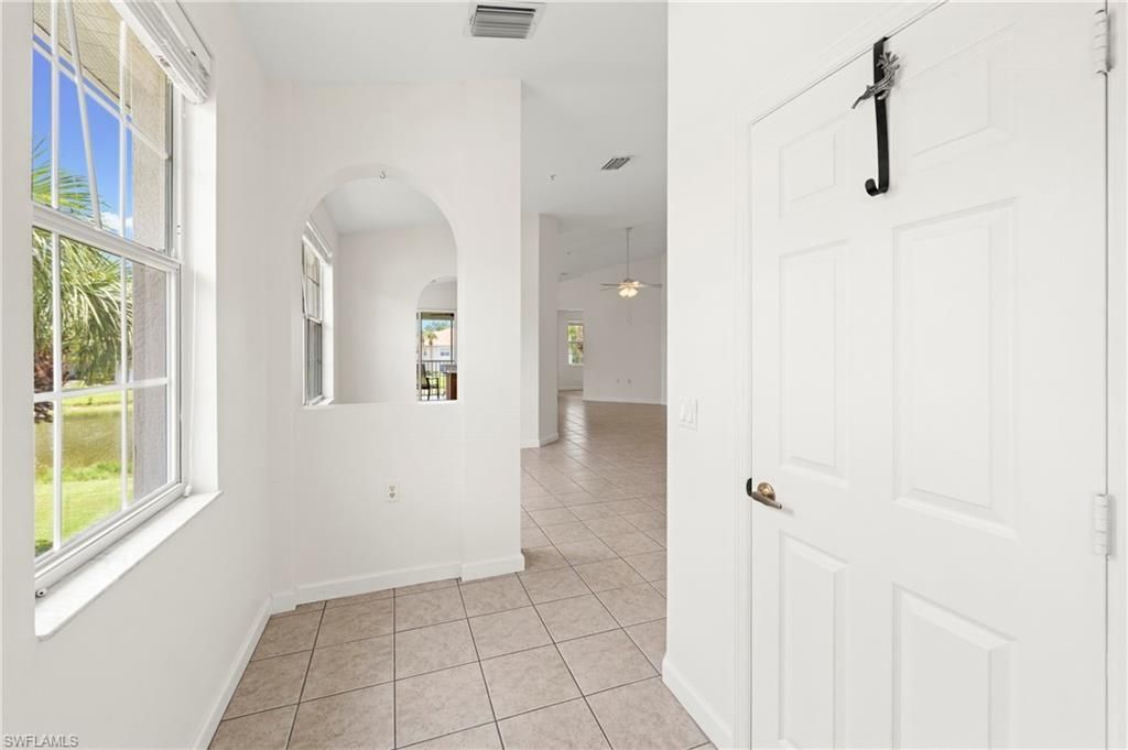 3059 Horizon Ln, Unit 1602, Naples, FL 34109 Photo