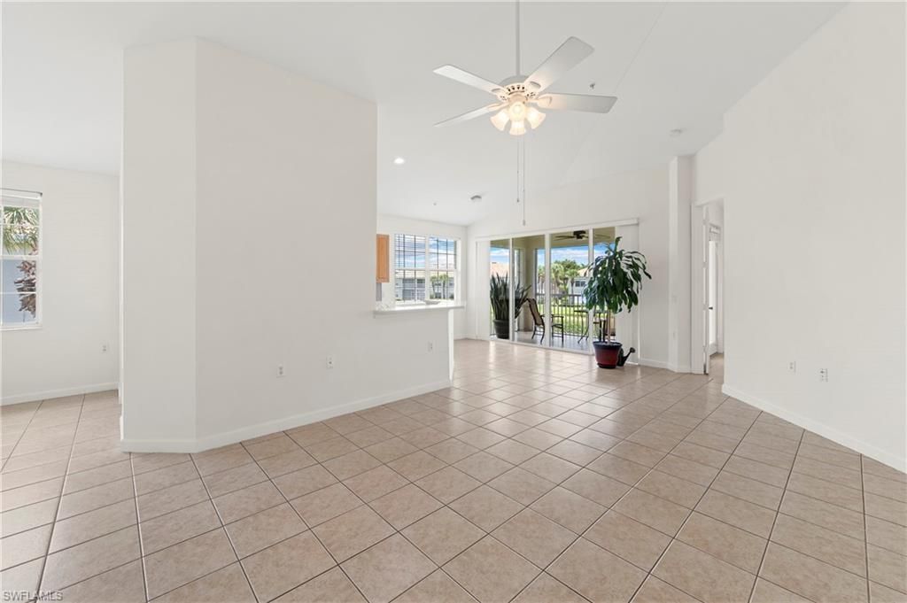 3059 Horizon Ln, Unit 1602, Naples, FL 34109 Photo