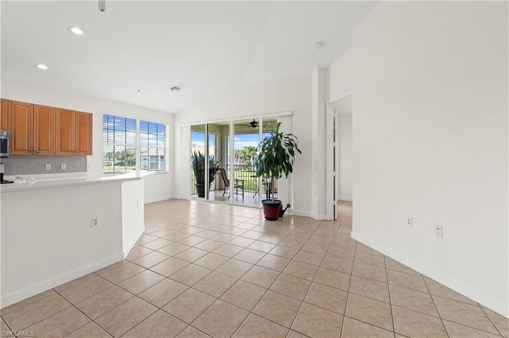 3059 Horizon Ln, Unit 1602, Naples, FL 34109 Photo