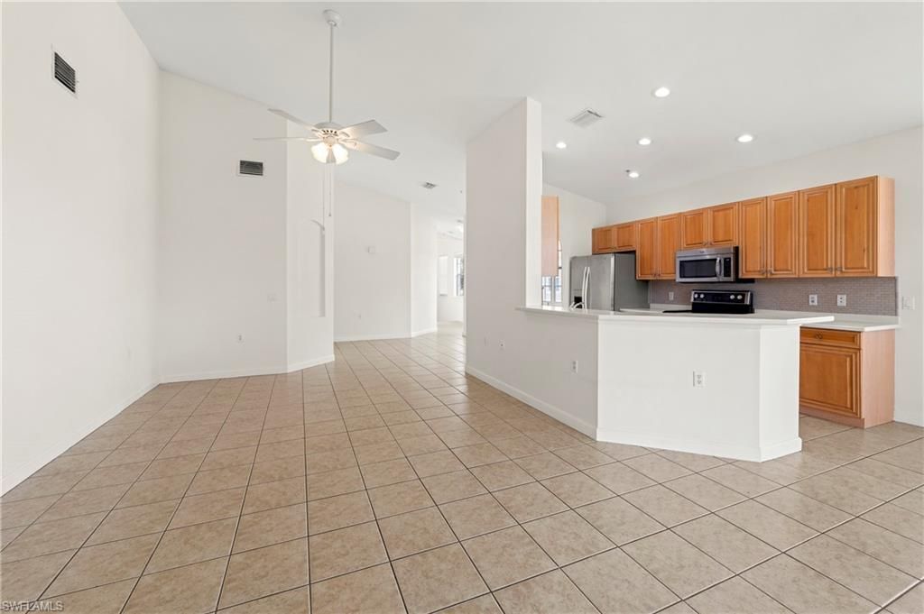 3059 Horizon Ln, Unit 1602, Naples, FL 34109 Photo