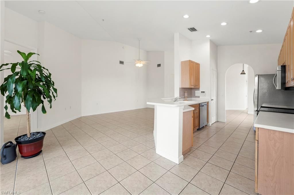 3059 Horizon Ln, Unit 1602, Naples, FL 34109 Photo