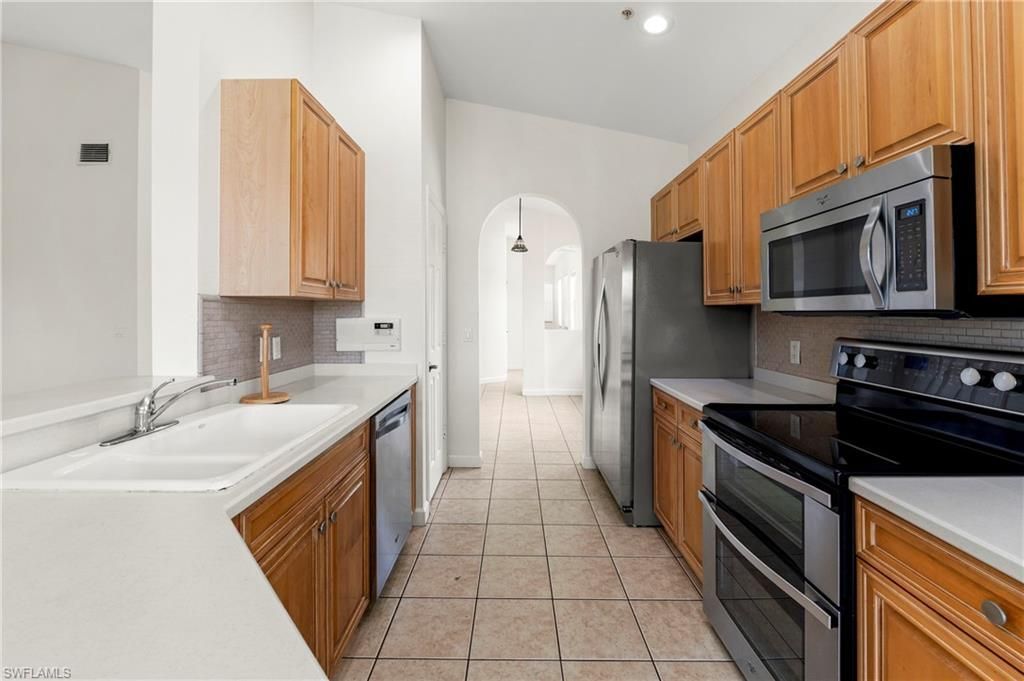 3059 Horizon Ln, Unit 1602, Naples, FL 34109 Photo