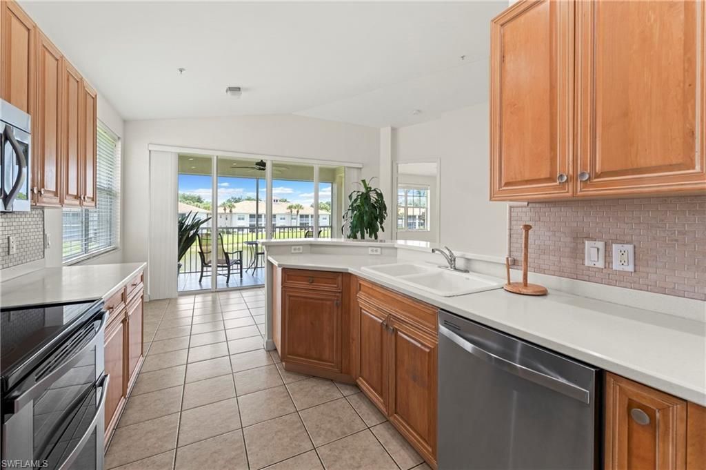 3059 Horizon Ln, Unit 1602, Naples, FL 34109 Photo