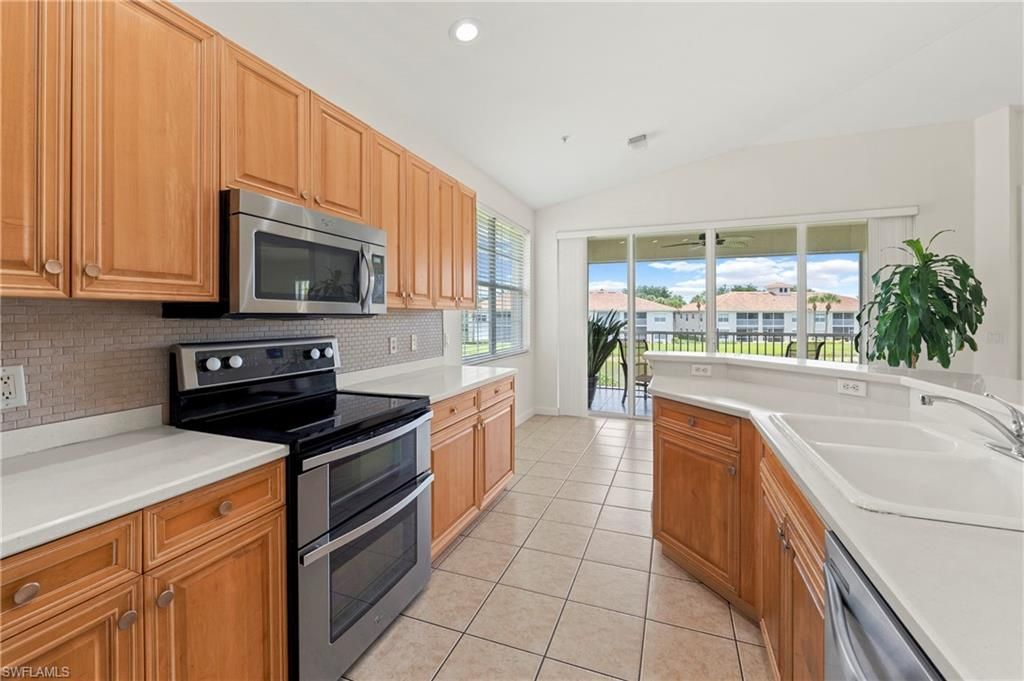 3059 Horizon Ln, Unit 1602, Naples, FL 34109 Photo
