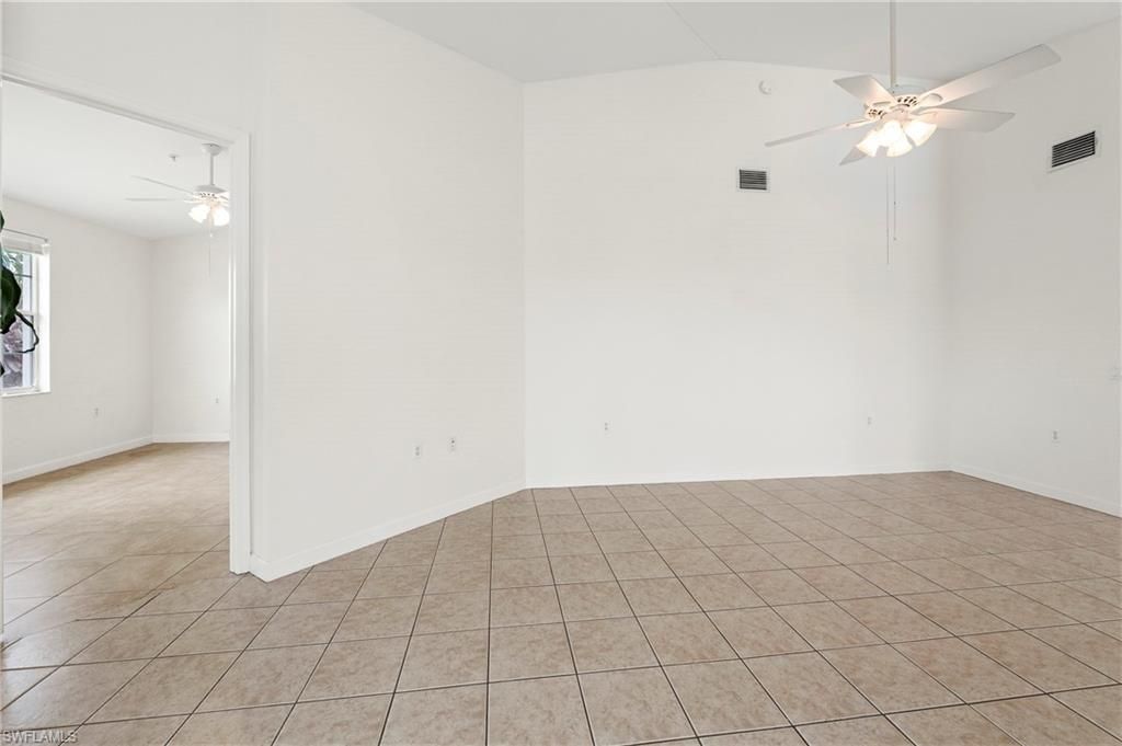 3059 Horizon Ln, Unit 1602, Naples, FL 34109 Photo