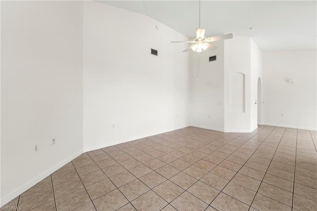 3059 Horizon Ln, Unit 1602, Naples, FL 34109 Photo