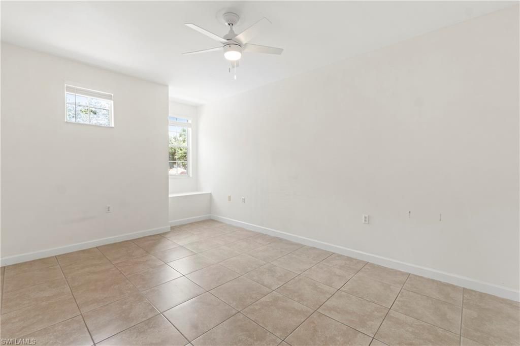 3059 Horizon Ln, Unit 1602, Naples, FL 34109 Photo
