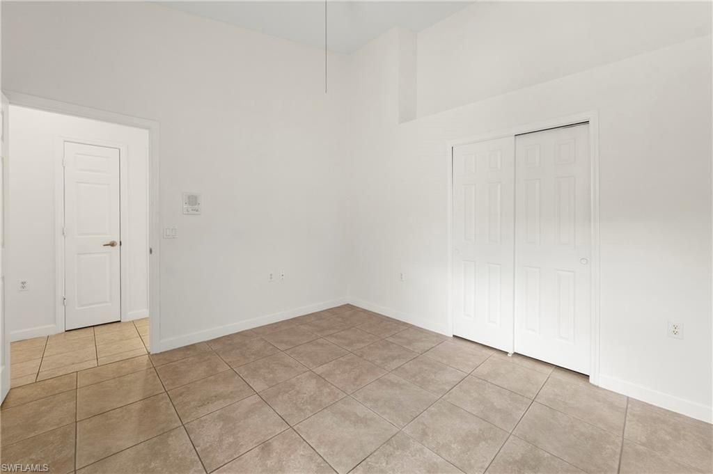 3059 Horizon Ln, Unit 1602, Naples, FL 34109 Photo