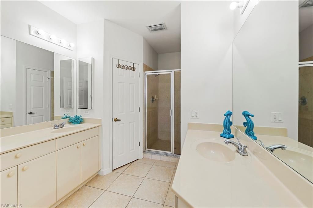 3059 Horizon Ln, Unit 1602, Naples, FL 34109 Photo