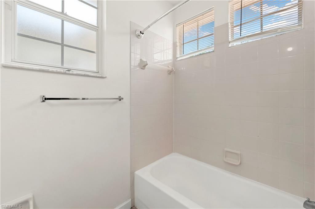 3059 Horizon Ln, Unit 1602, Naples, FL 34109 Photo