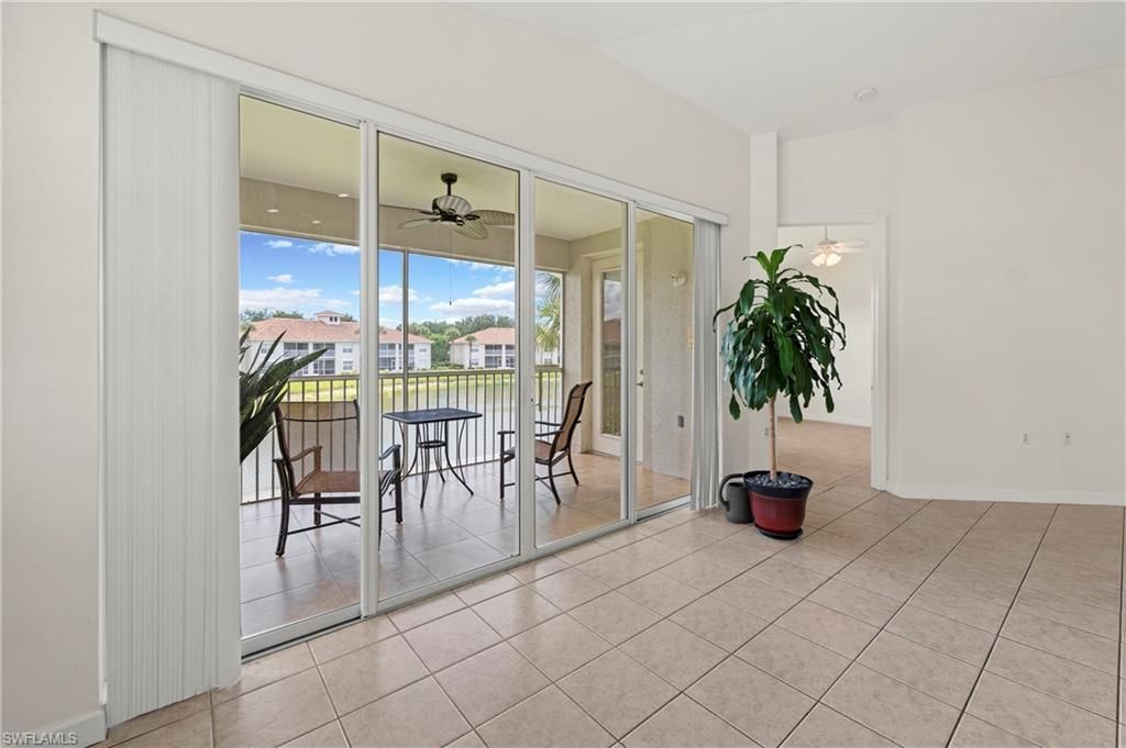 3059 Horizon Ln, Unit 1602, Naples, FL 34109 Photo