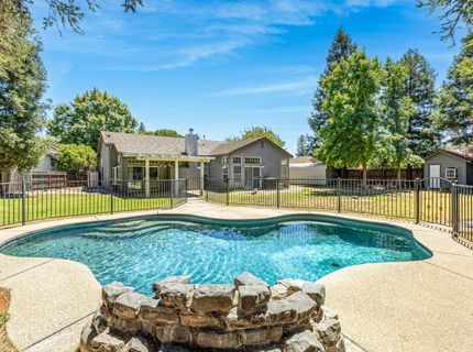 9282 Dever Cir, Elk Grove, CA 95624 Photo
