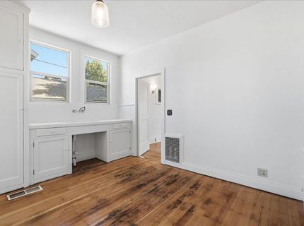 816 Alhambra Blvd, Sacramento, CA 95816 Photo