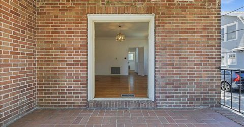816 Alhambra Blvd, Sacramento, CA 95816 Photo