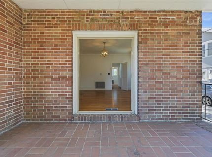 816 Alhambra Blvd, Sacramento, CA 95816 Photo