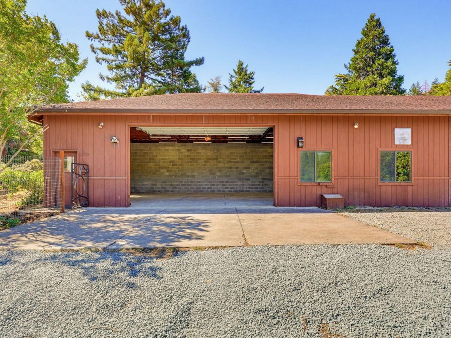 Property Image 100