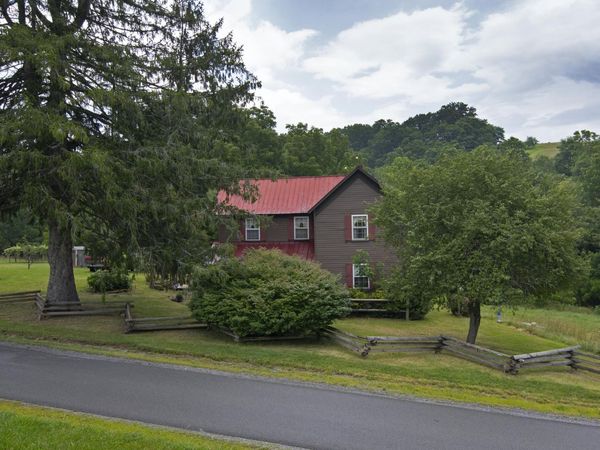 6412 Denmar Rd, Hillsboro, WV 24946