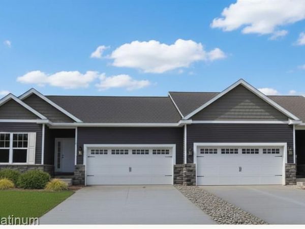 873 Oakwood Circle, Fenton, MI 48430