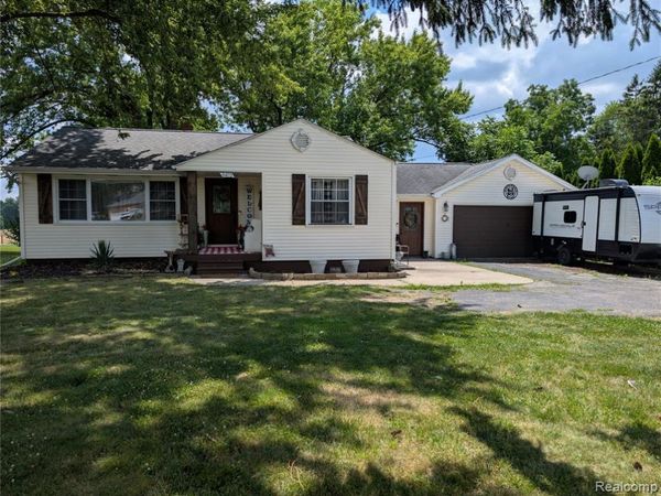 8403 Miller Road, Swartz Creek, MI 48473